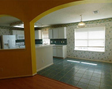 3702 Heritage Colony Drive - Photo Thumbnail 11