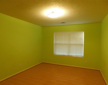 3702 Heritage Colony Drive - Photo Thumbnail 38
