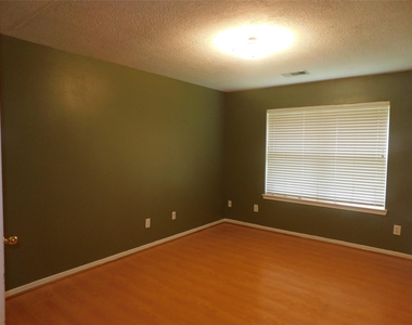 3702 Heritage Colony Drive - Photo Thumbnail 15