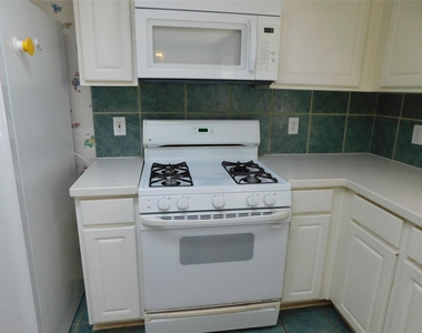 3702 Heritage Colony Drive - Photo Thumbnail 10