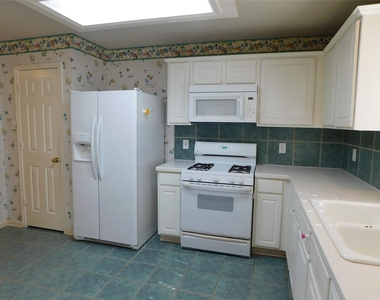 3702 Heritage Colony Drive - Photo Thumbnail 27