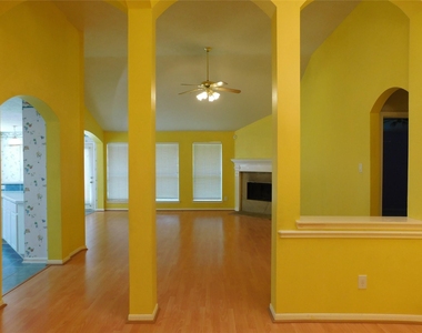 3702 Heritage Colony Drive - Photo Thumbnail 12