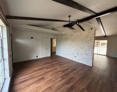 7603 Grape Street - Photo Thumbnail 3
