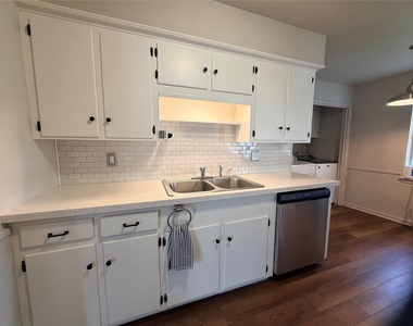 7603 Grape Street - Photo Thumbnail 16