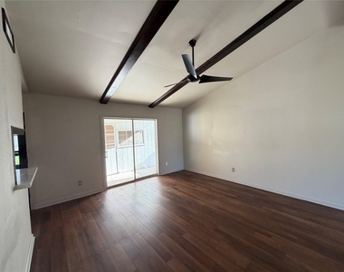 7603 Grape Street - Photo Thumbnail 5