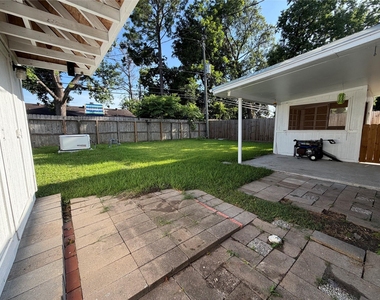 7603 Grape Street - Photo Thumbnail 7