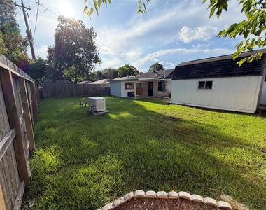7603 Grape Street - Photo Thumbnail 12