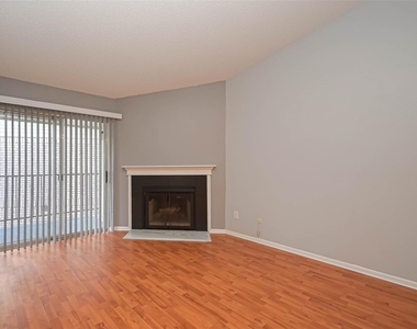 2120 El Paseo Street - Photo Thumbnail 3