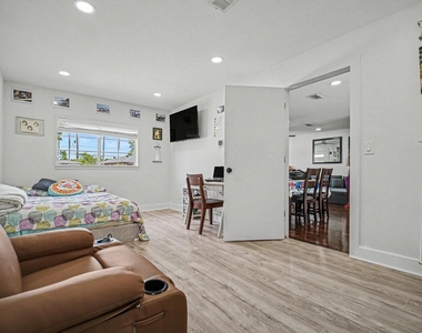 5226 Pomander Road - Photo Thumbnail 26