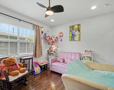 5226 Pomander Road - Photo Thumbnail 21