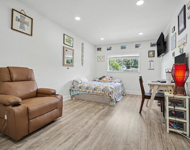 5226 Pomander Road - Photo Thumbnail 25