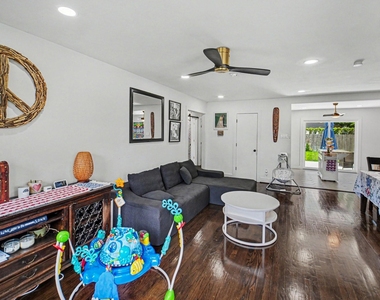 5226 Pomander Road - Photo Thumbnail 4