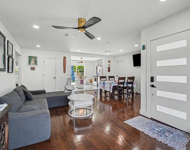 5226 Pomander Road - Photo Thumbnail 6