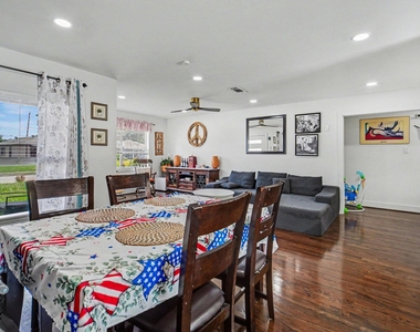 5226 Pomander Road - Photo Thumbnail 8