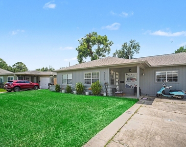 5226 Pomander Road - Photo Thumbnail 2