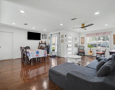 5226 Pomander Road - Photo Thumbnail 7