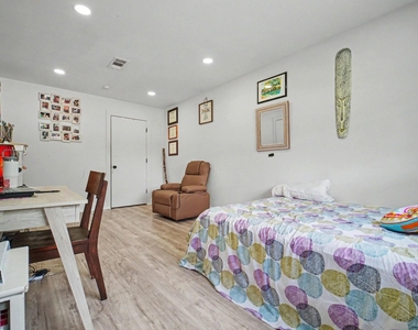 5226 Pomander Road - Photo Thumbnail 27