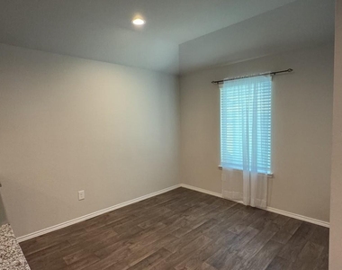 20378 Green Mountain Drive - Photo Thumbnail 3