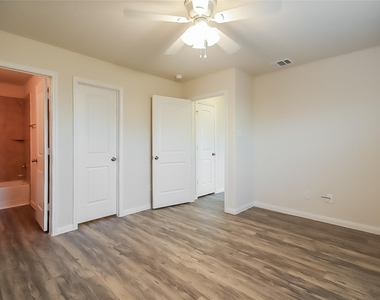 24235 Paresi Court - Photo Thumbnail 7