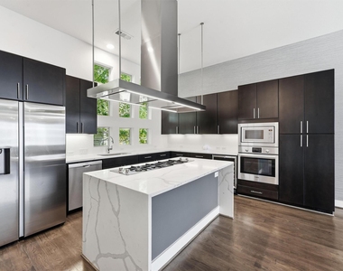 2338 Commerce Street - Photo Thumbnail 16