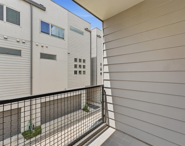 2338 Commerce Street - Photo Thumbnail 19