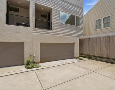 2338 Commerce Street - Photo Thumbnail 2