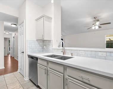 202 Pebble Walk Lane - Photo Thumbnail 15