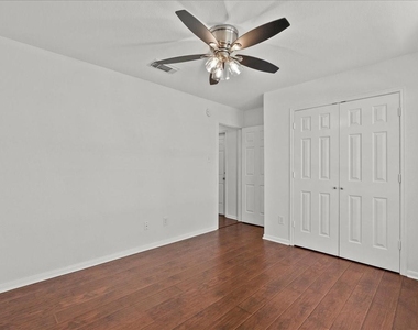 202 Pebble Walk Lane - Photo Thumbnail 14