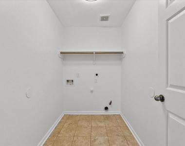 202 Pebble Walk Lane - Photo Thumbnail 23