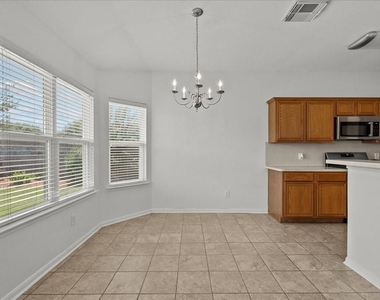 202 Pebble Walk Lane - Photo Thumbnail 6