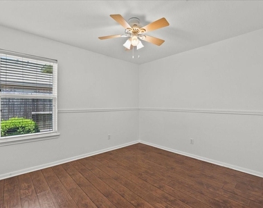 202 Pebble Walk Lane - Photo Thumbnail 15
