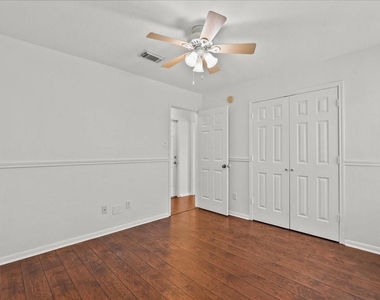 202 Pebble Walk Lane - Photo Thumbnail 16
