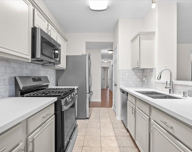 202 Pebble Walk Lane - Photo Thumbnail 14