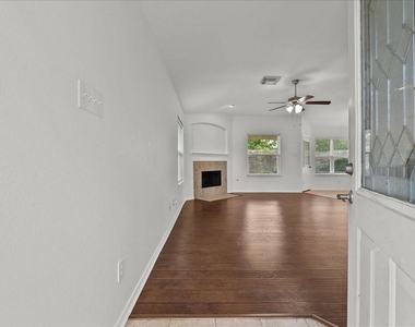 202 Pebble Walk Lane - Photo Thumbnail 2