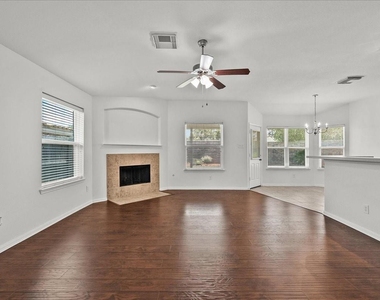 202 Pebble Walk Lane - Photo Thumbnail 4