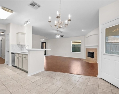 202 Pebble Walk Lane - Photo Thumbnail 12