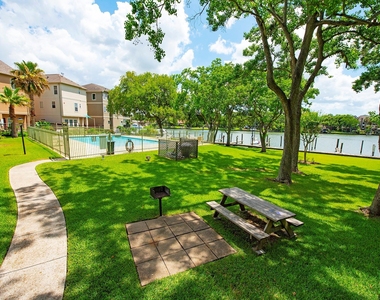 18809 Egret Bay Boulevard - Photo Thumbnail 8