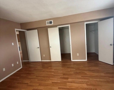 8323 Wilcrest Drive - Photo Thumbnail 6