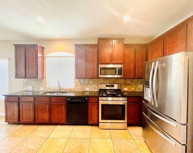 6326 Bennington Springs Drive - Photo Thumbnail 9