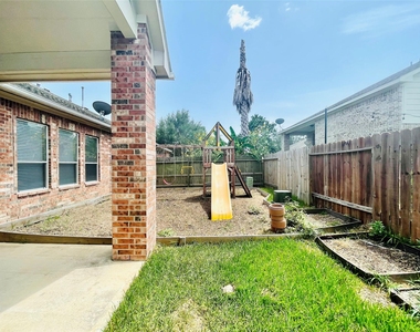 6326 Bennington Springs Drive - Photo Thumbnail 23