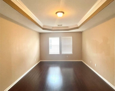 6326 Bennington Springs Drive - Photo Thumbnail 16