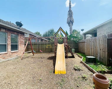 6326 Bennington Springs Drive - Photo Thumbnail 22