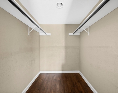 10673 Braes Bend Drive - Photo Thumbnail 14