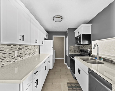 10673 Braes Bend Drive - Photo Thumbnail 4