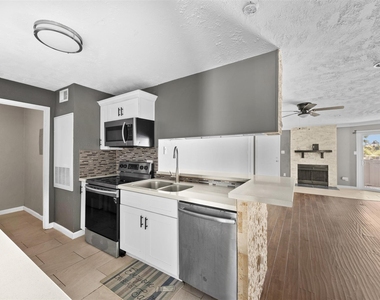 10673 Braes Bend Drive - Photo Thumbnail 7