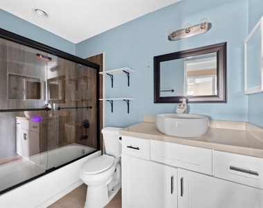 10673 Braes Bend Drive - Photo Thumbnail 12