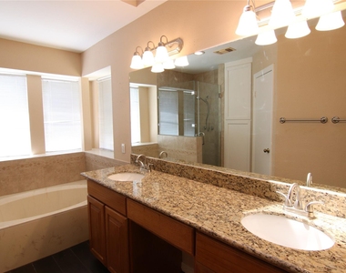 14423 Sandalfoot Street - Photo Thumbnail 10