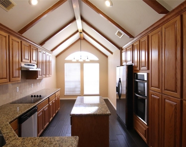 14423 Sandalfoot Street - Photo Thumbnail 6