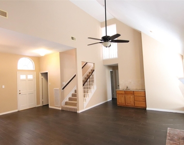 14423 Sandalfoot Street - Photo Thumbnail 4