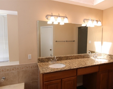 14423 Sandalfoot Street - Photo Thumbnail 11